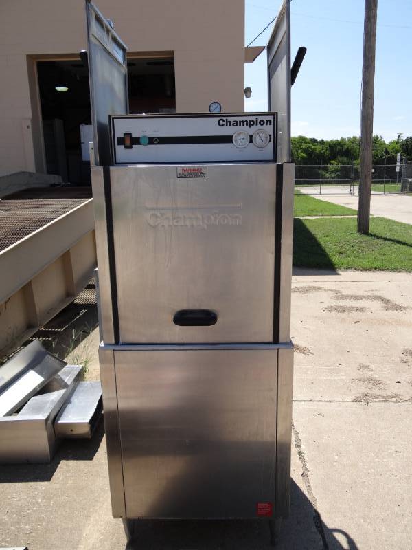 lot 1082 image: Champion Single Rack Dish Washer