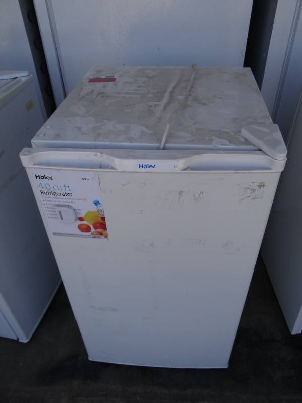lot 1085 image: Haier Large Size Dorm Fridge