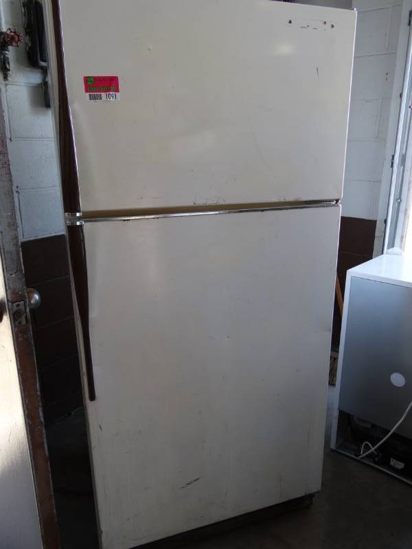 lot 1091 image: Used Full Size FridgeFreezer