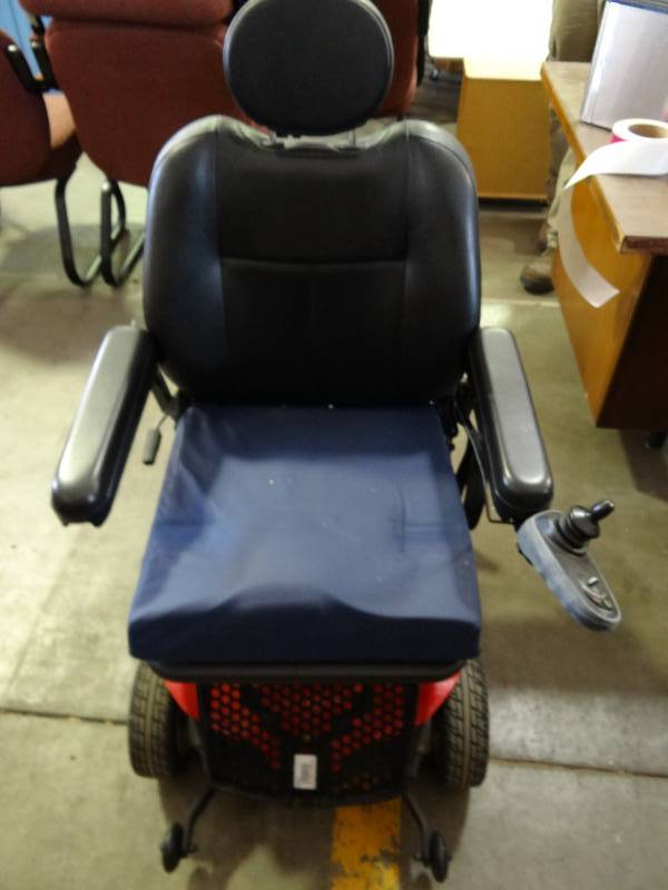 lot 1102 image: Pride Select Elite Limited Mobility Chair