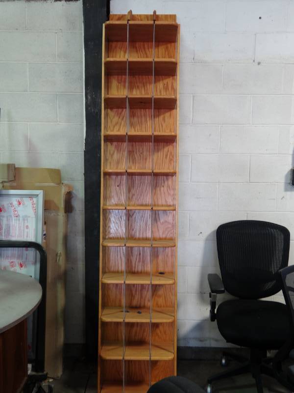 lot 1118 image: Wooden Wall Mount CubbyOrganizer