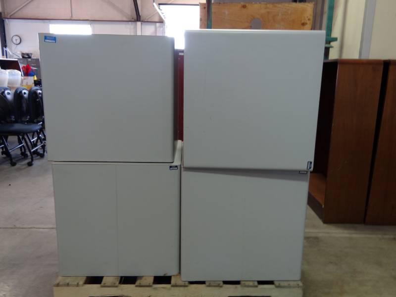 lot 1126 image: (4) Grey Display Platforms