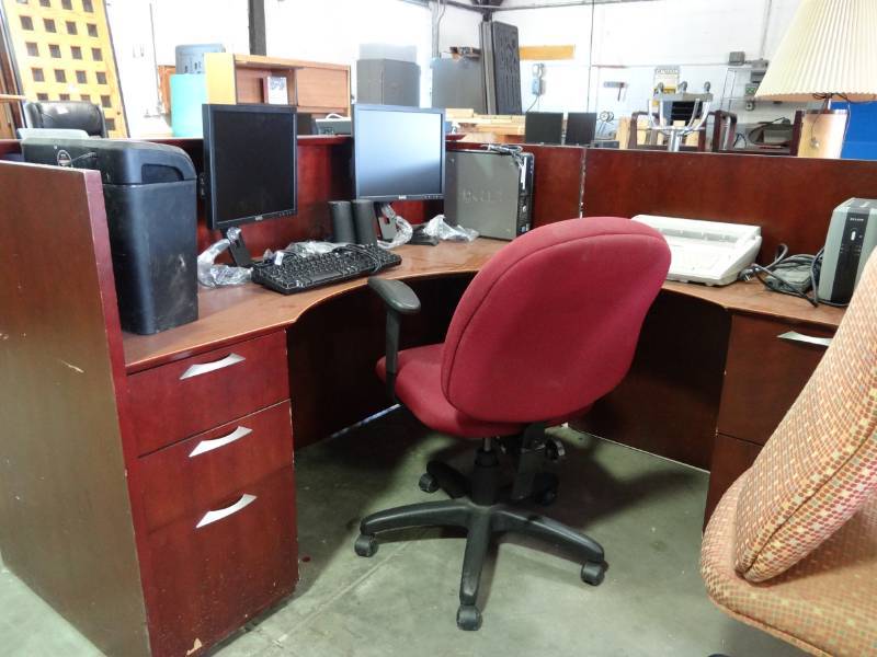 lot 1130 image: L-Shape Receptionist Desk with Office Supplies