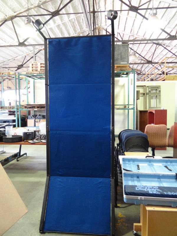 lot 1133 image: Skyline Display System Trade Show Setup