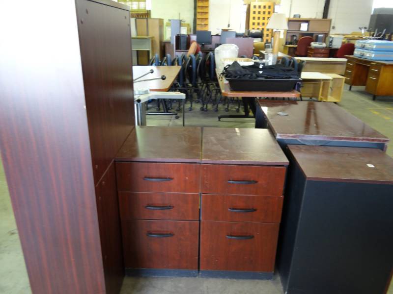 lot 1139 image: Office Furniture Storage Set