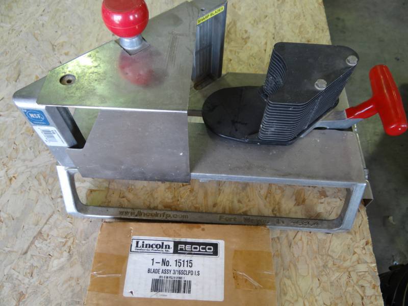 lot 1148 image: Lincoln Tomato Slicer