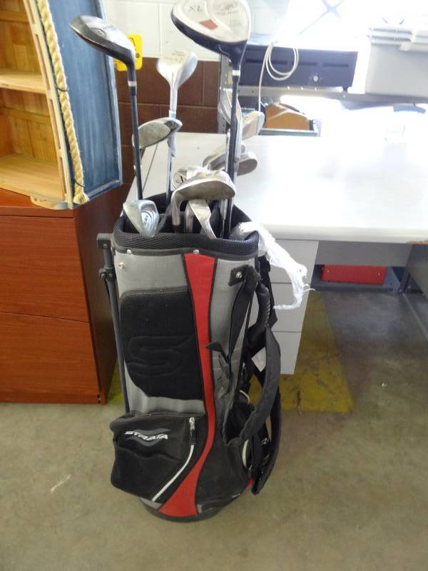 lot 1160 image: Stata Golf Bag With Clubs