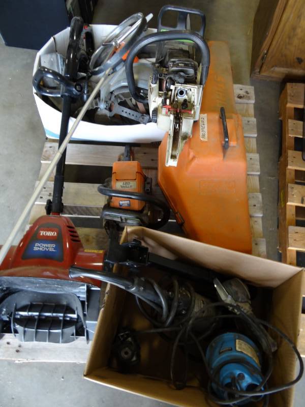 lot 1172 image: Pallet Of Tools