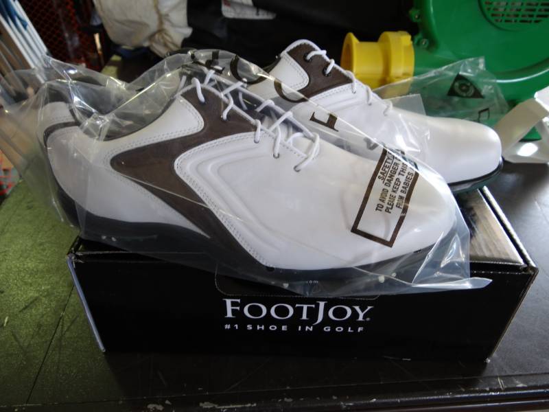 lot 1187 image: (1) Pair Of New Hydrolite Womens Golf Shoes WhiteBlack