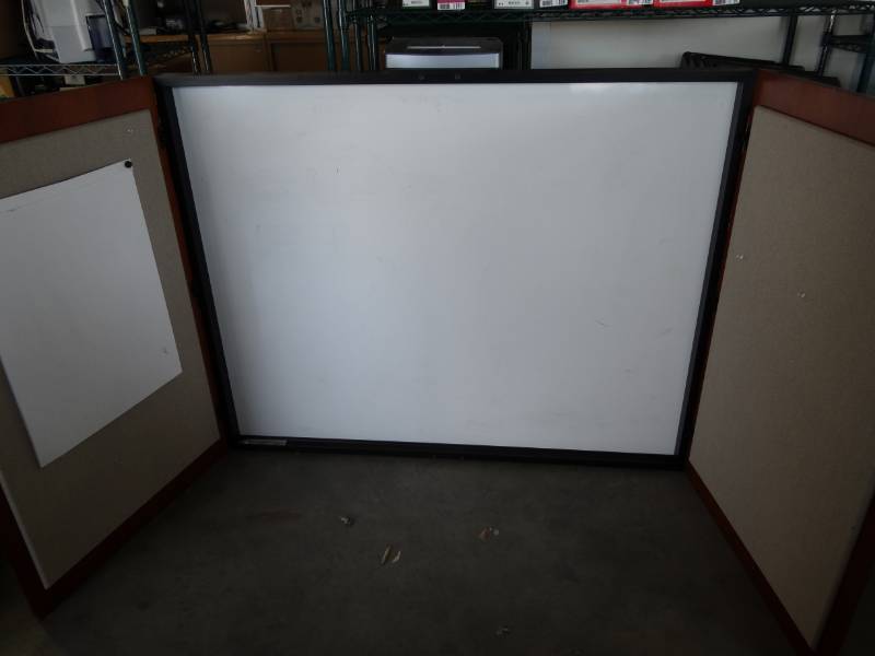 lot 1194 image: Large Wooden Front White Board Pinboard