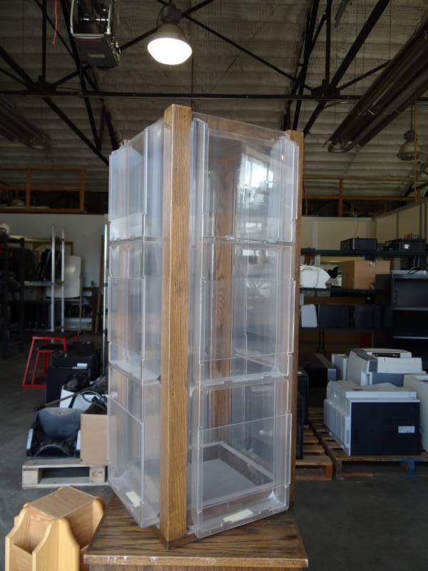 lot 1196 image: PlexiGlassWooden MagazinePamphlet Displays