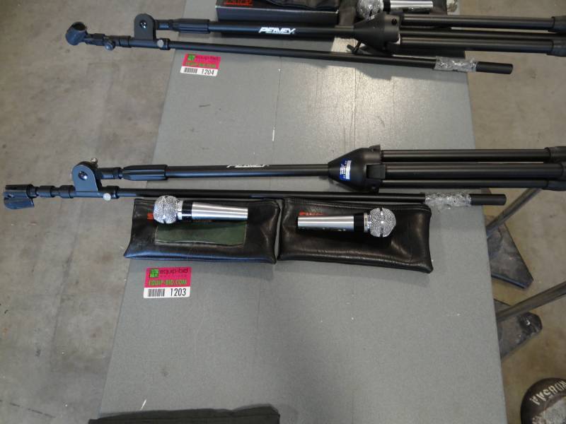 lot 1203 image: Peavy Brand Mic Stand, (2) Usisphere Mics