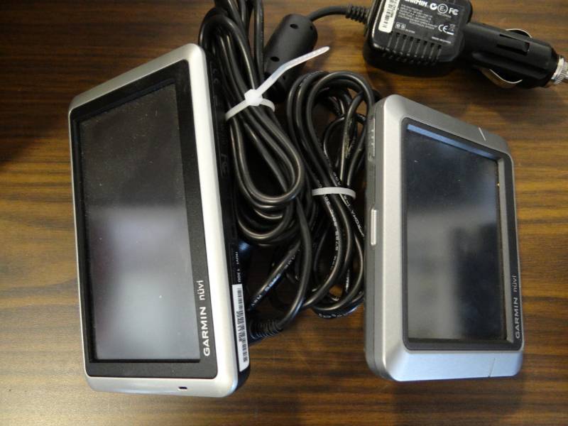 lot 1211 image: (2) Used Garmin GPS Systems