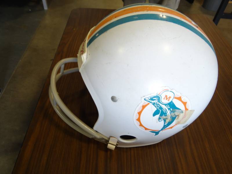 lot 1270 image: Miami Dolphins Football Helmet