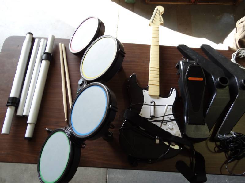 lot 1283 image: Rockband Special Edition Set
