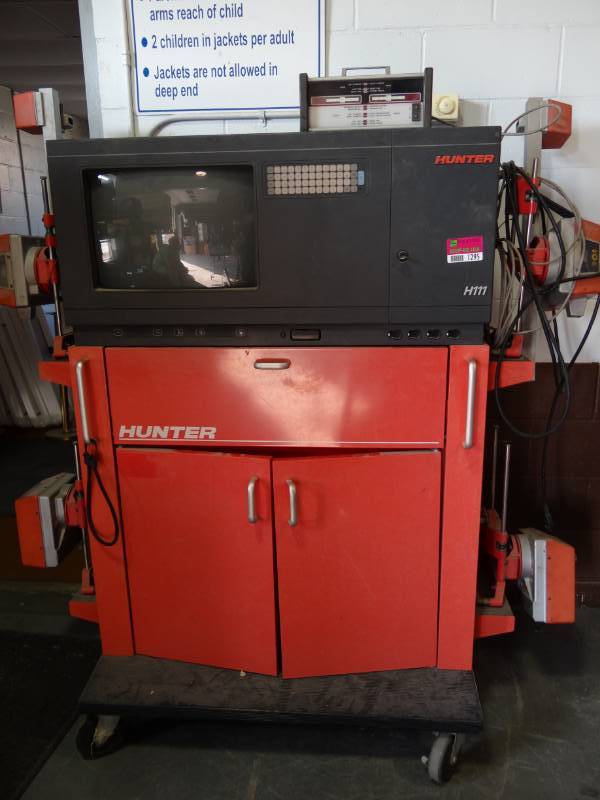 lot 1295 image: Hunter H111 Vehicle Alignment System