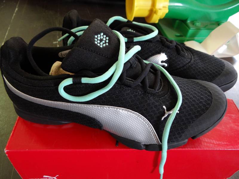 lot 1186 image: (1) Pair Of New Puma Sunnylite Mesh Womens Shoes BlackSilver