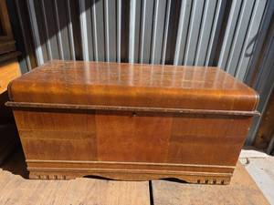 lot 5 image: Cavalier Cedar Trunk