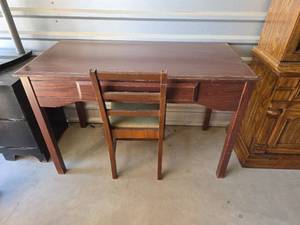 lot 15 image: Mid-Century Writing Desk with Chair