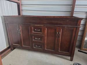 lot 20 image: Traditional Dark Wood Bath Vanity Cabinet