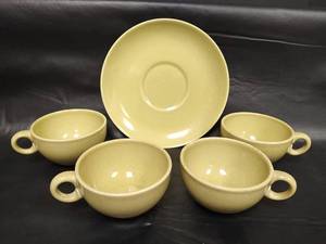 lot 104 image: Vintage Russel Wright Iroquois Casual China, Avocado Color
