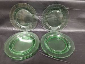 lot 115 image: Vintage Uranium Glass 7 12 Saucer Plates, (7 Plates)