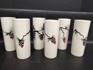 lot 158 image: Vintage Colorado Pinecone Tumbler Set