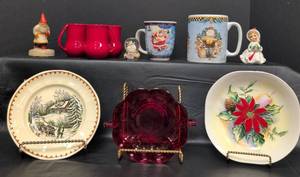 lot 173 image: Vintage Christmas Collectibles Set