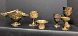 lot 194 image: Vintage Brass Collection