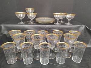 lot 200 image: Vintage 1920s Tiffin Franciscan Gold Encrusted Rim Glassware