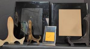 lot 225 image: Glass Picture Frames and Picture Stands