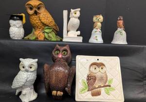 lot 255 image: Vintage Owl Figurine Collection
