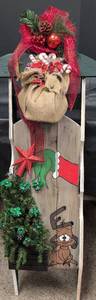 lot 258 image: Rustic Christmas Grinch Decoration