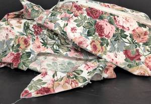 lot 291 image: Vintage 1988 Atelier Originals Floral Screen Print Fabric for Home Decorating