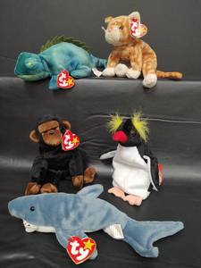 lot 296 image: Vintage TY Beanie Babies Collection