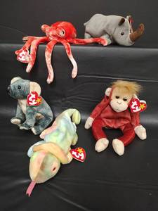 lot 297 image: Vintage TY Beanie Baby Collection Lot