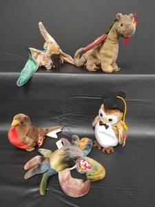 lot 299 image: Vintage TY Beanie Babies Collection