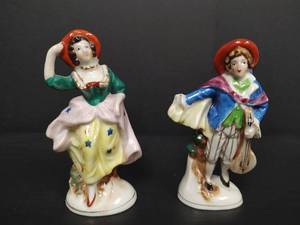 lot 328 image: Porcelain Handpainted Dancing Figurines Made in Occupied Japan