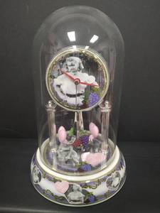 lot 337 image: I Love Lucy Glass Dome Anniversary Clock 2010
