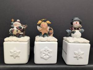 lot 350 image: Christmas Holiday Candles Set of 3
