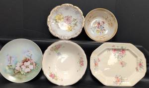 lot 354 image: Floral China  Collection