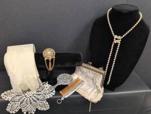 lot 355 image: Victorian Style Ladies Vanity Collection