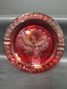 lot 383 image: VTG  L.E.Smith Red Glass Eagle Center and Stars Ashtray