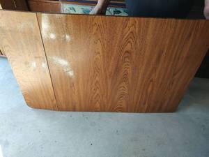 lot 438 image: Drop-Leaf Dining Table Top (missing legs)