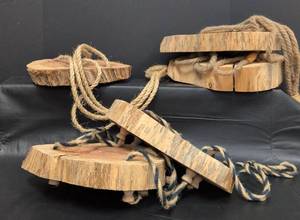 lot 453 image: Rustic Wood Slice Plant Hanger