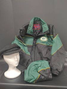 lot 471 image: 1990s Green Bay Packers Pro Sport Jeff Hamilton Jacket with Detachable Hood and Black Wool Captains Style Hat