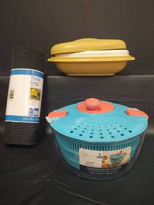 lot 473 image: Kitchen Bundle - Salad Spinner, Tupperware & Drawer Liner