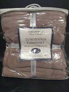 lot 475 image: Northpoint Luxurious Comfort Microspun Blanket, Full Size