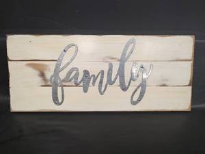 lot 490 image: Farmhouse Style Family Painted Wood Sign, 21 12 x 9