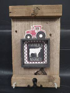 lot 498 image: Rustic Farmers Market Wall Rack with Hooks, 7 14 x 11 12